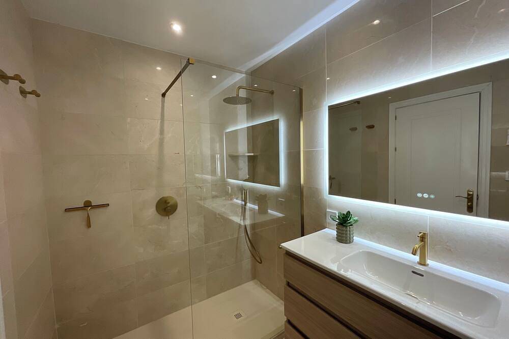 Ganze Wohnung, Schönes Penthouse in der Nähe von Marbella Los Arqueros Golf in Los Arqueros Golf and Country Club, Benahavís