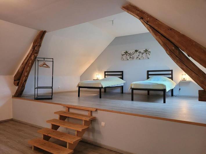 Gîte pour 10 personnes, avec jardin à Bransles
