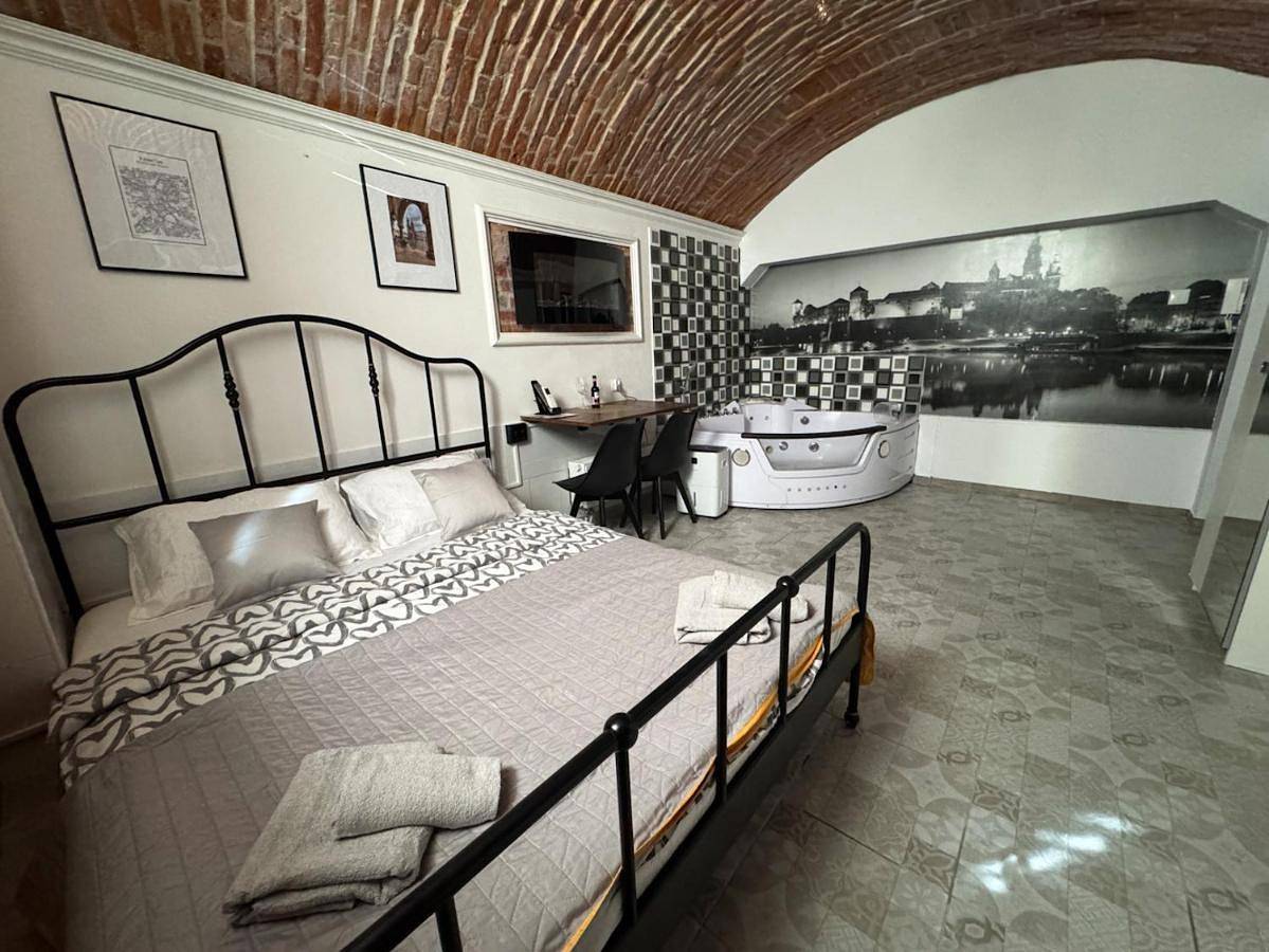 Underground Jacuzzi Rooms in Kraków, Małopolska
