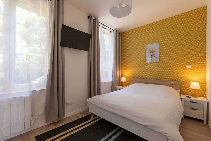 Apartamento entero, Apartamento-Superior-Baño privado con ducha in San Quintín (Aisne), Aisne
