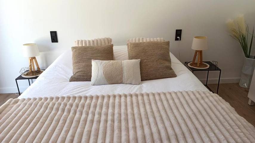 Gîte pour 2 personnes, avec vue ainsi que piscine et jardin à Laillé - 3