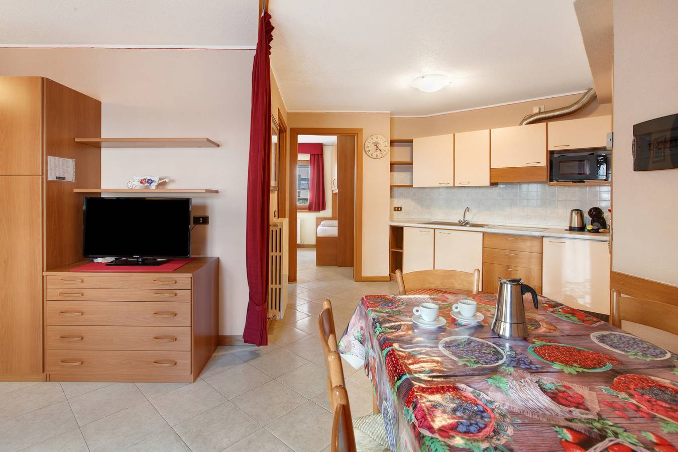 Entire apartment, Apartment 'Loredana 2' with Mountain View, Shared Garden and Wi-Fi in Livigno (Town), Livigno