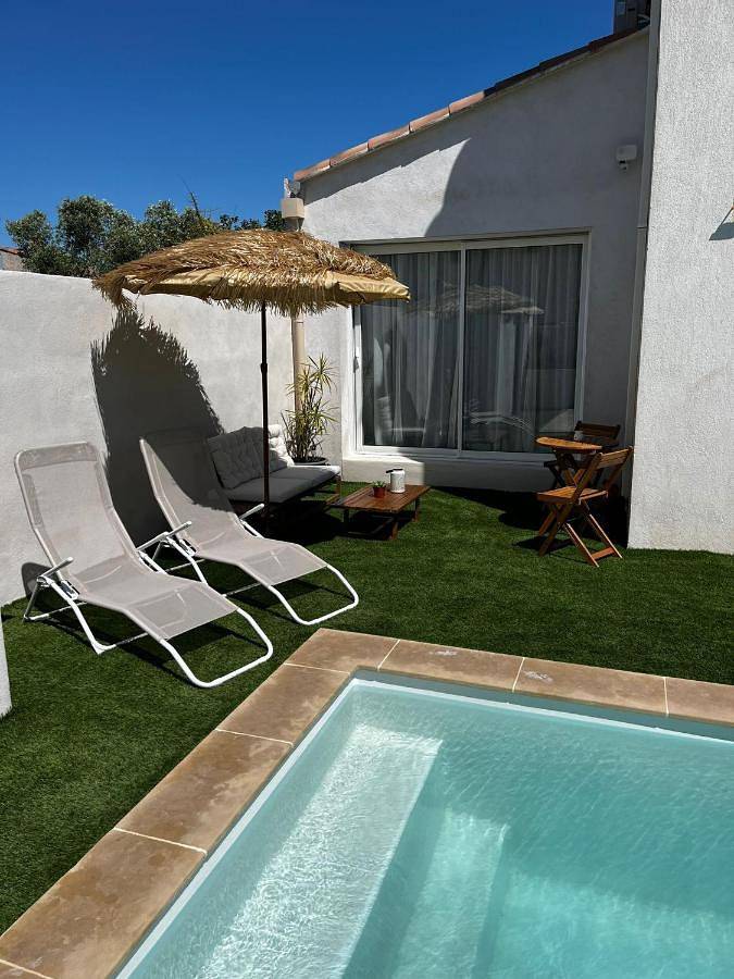 Appartement de vacances entier, Une Suite Privée avec sa Piscine privée, Côte Bleue, entre Marseille et Aix in Châteauneuf-les-Martigues, Côte méditerranéenne (France)