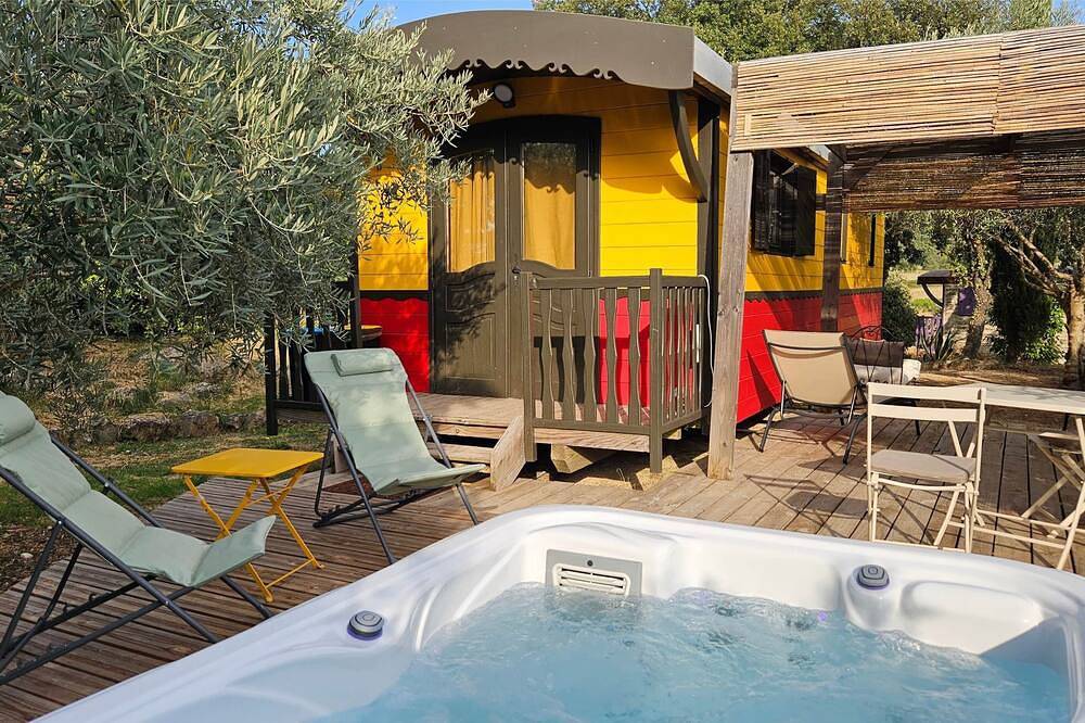 Roulotte Carmen avec Spa in Baron, Région de Nîmes
