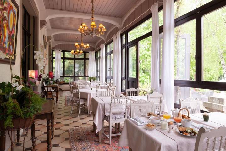 Hôtel pour 4 personnes, avec Terrasse ainsi que Jardin et Vue
