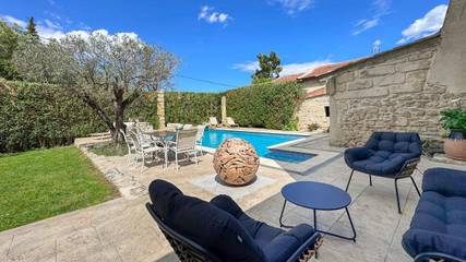 Cottage pour 5 personnes, avec jardin ainsi que piscine et vue à Barbentane