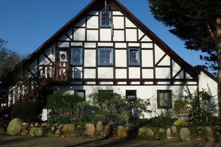 Ferienwohnung für 2 Personen, mit Balkon und Garten