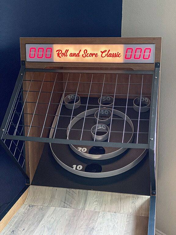 Walk To World Cup: Game Room Hot Tub Mini Golf 4 Full Bath Prime Location in Arlington, Tarrant County