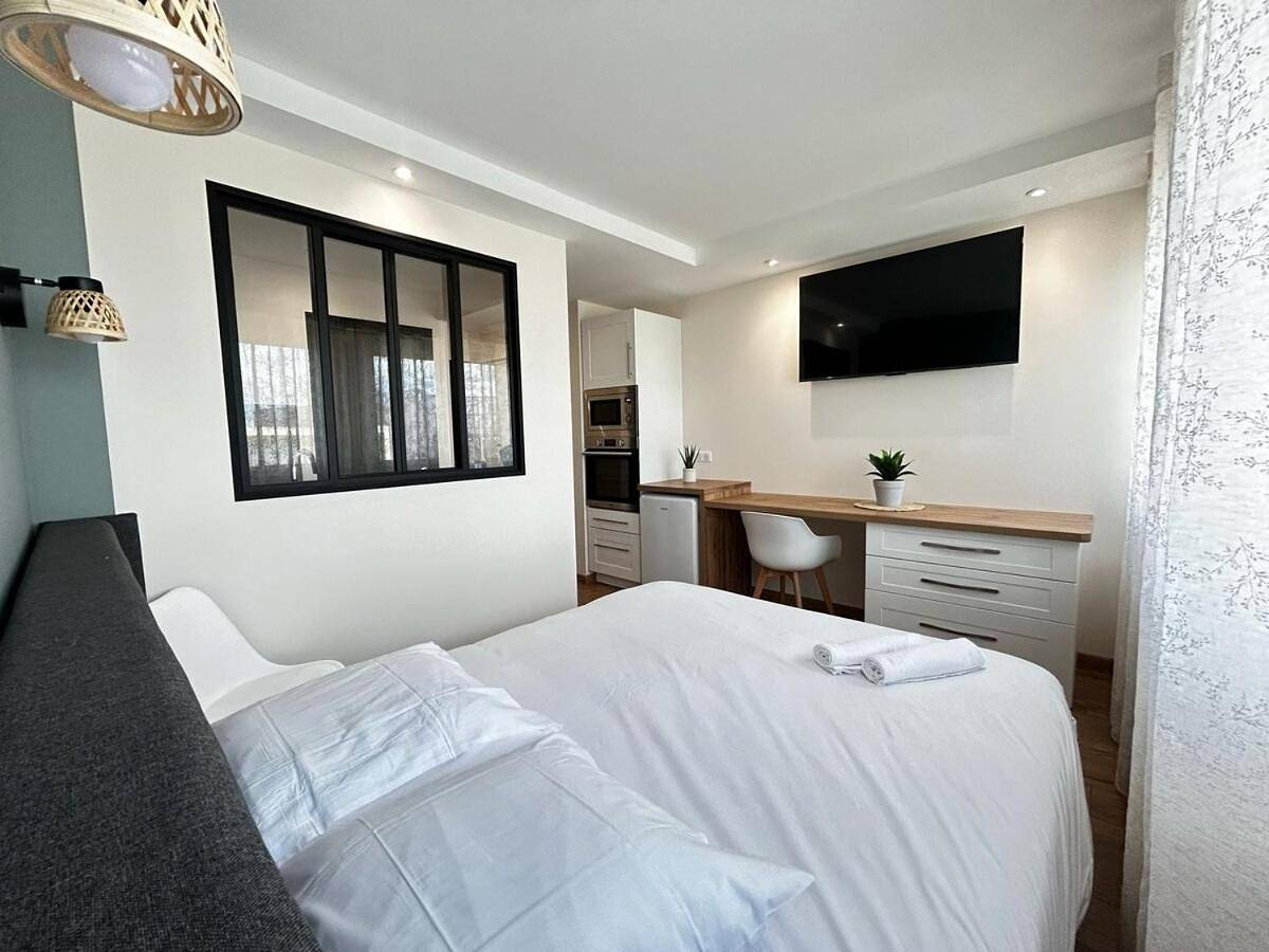 Appartement entier, One-Bedroom Apartment in Panazol, Région de Limoges