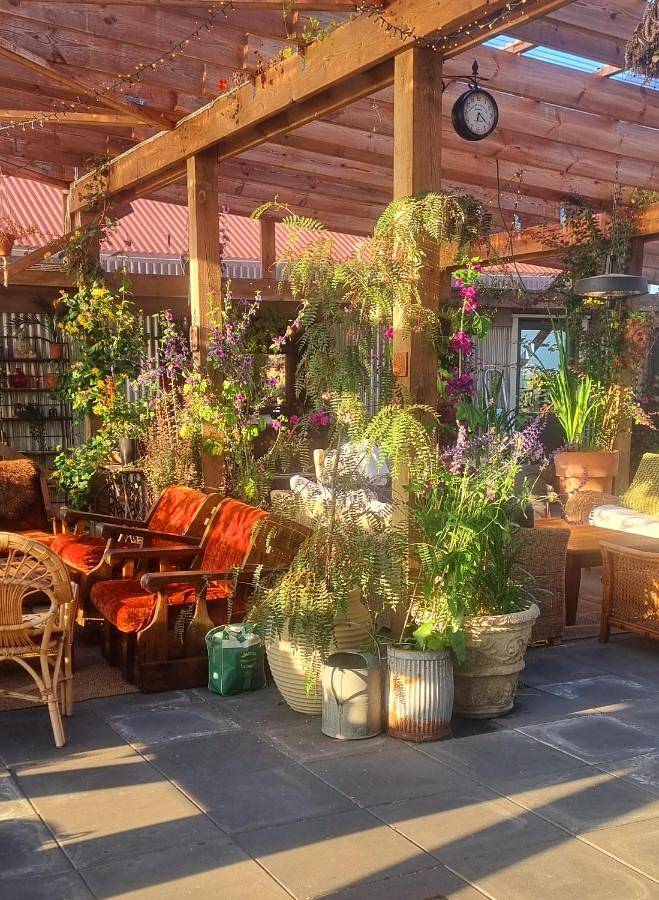 Casa de huéspuedes para 18 personas, con piscina además de jardín y vistas, Se admiten mascotas en Islandia