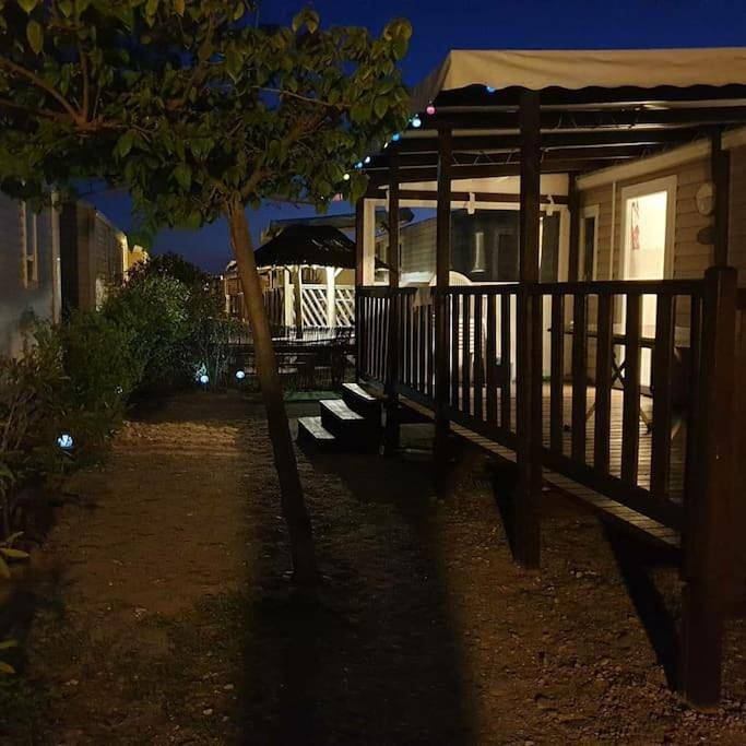 Camping pour 6 personnes, avec jacuzzi ainsi que piscine et jardin, animaux acceptés à Palavas-les-Flots - 3
