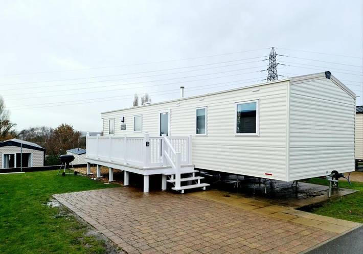 Camping for 8 people, with Terrace and Garden as well as Children pool and Pool in Poole
