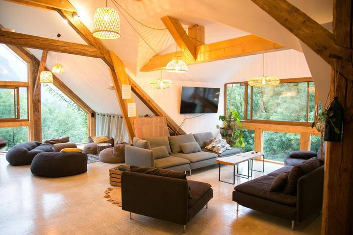 Location de vacances pour 17 personnes, avec jardin et vue, animaux acceptés dans Plan D Eau Des Hurtieres - 4