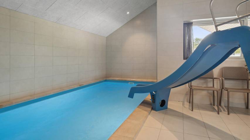 Ferienhaus für 16 Personen, mit Terrasse und Garten sowie Sauna in Ivenack