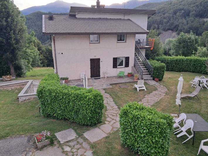 Appartamento per 8 persone, con giardino e panorama a Abetone