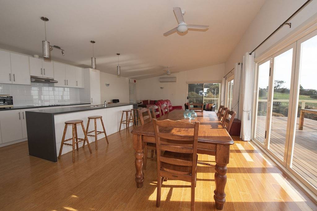 Peace, serenity & sea views - dolphins, wallabies & coastal walks in Penneshaw, Känguru-Insel