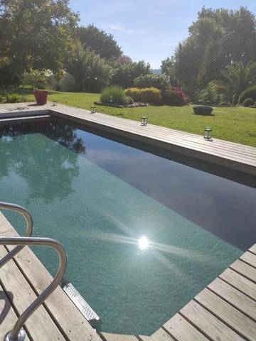 Gîte pour 2 personnes, avec jardin ainsi que piscine et vue à Plouër-sur-Rance