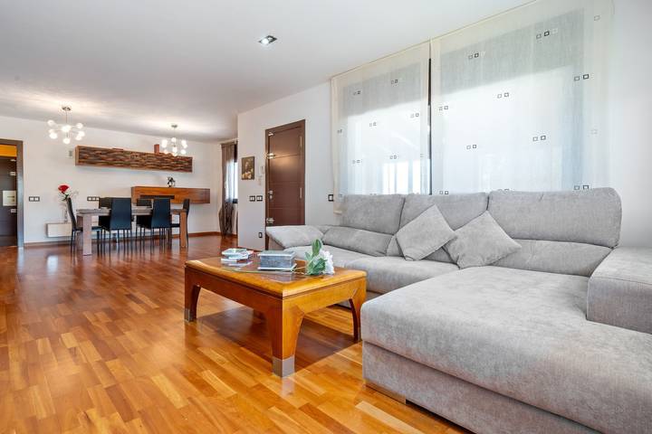 Holiday Home 'La Mediterranea Village' with Mountain View, Wi-Fi and Air Conditioning in Albinyana, Penedes DO