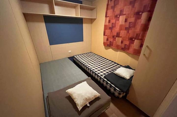 Camping pour 6 personnes, avec terrasse ainsi que jardin et piscine dans Essonne - 2