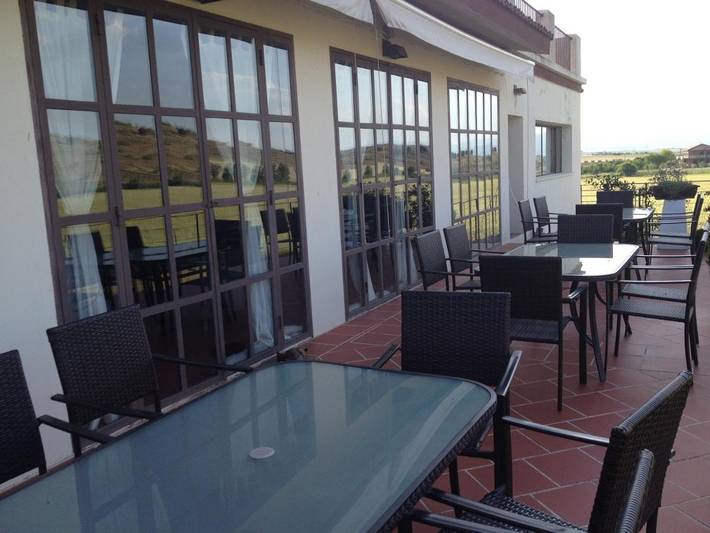 Casa rural para 16 personas, con Balcón y Terraza además de Jardín y Piscina en Alcabón - 4