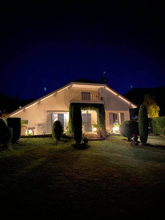Location de vacances pour 6 personnes, avec Balcon et Jacuzzi ainsi que Terrasse et Jardin dans Station de Monts Jura - 2