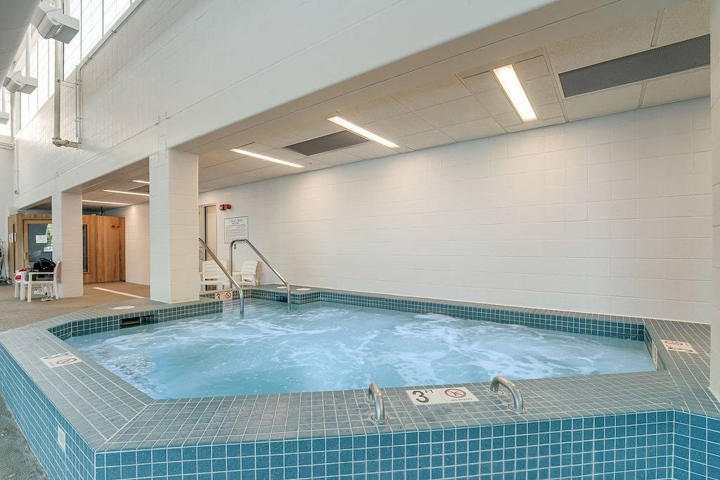 Ganze Wohnung, Sea Colony condo with a pool, gym, hot tub, sport courts, & W/D - beach views in Sea Colony, Middlesex Beach