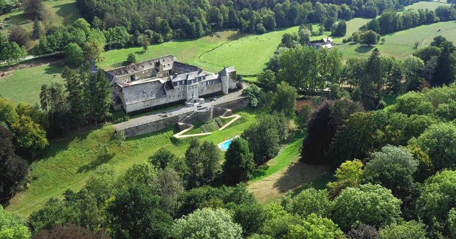 Cottage pour 4 personnes, avec piscine ainsi que jardin et vue à Anthisnes