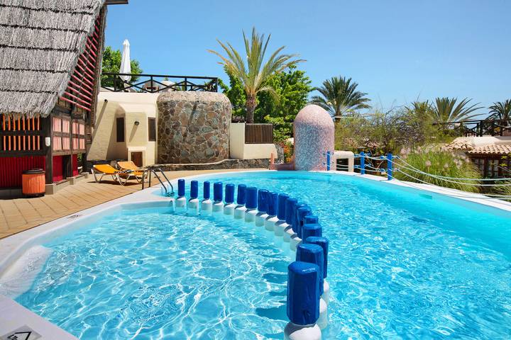Vivenda "Vcv Bahía Feliz" com vista para o mar, piscina, Wi-Fi, jardim e terraço in Tarajalillo, San Bartolomé de Tirajana