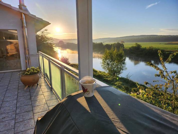 Ferienwohnung für 6 Personen, mit Whirlpool und Terrasse sowie Garten und Seeblick