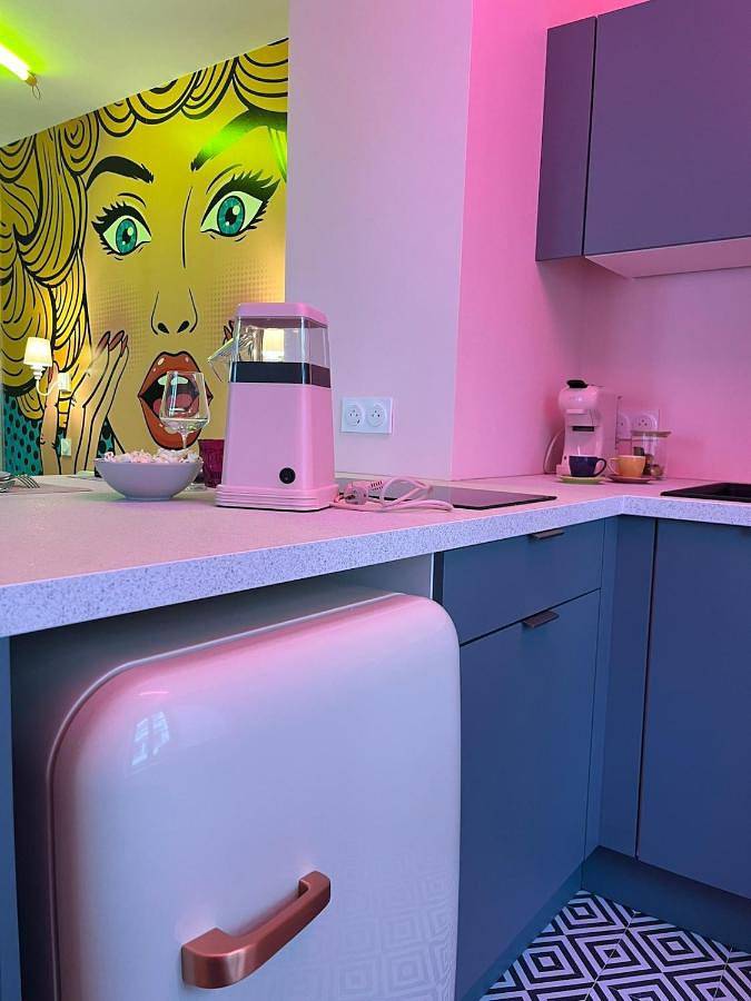 Appartement entier, Atyp'Home Pop avec Balnéo en centre-ville in Bourg-en-Bresse, Région de Bourg-en-Bresse