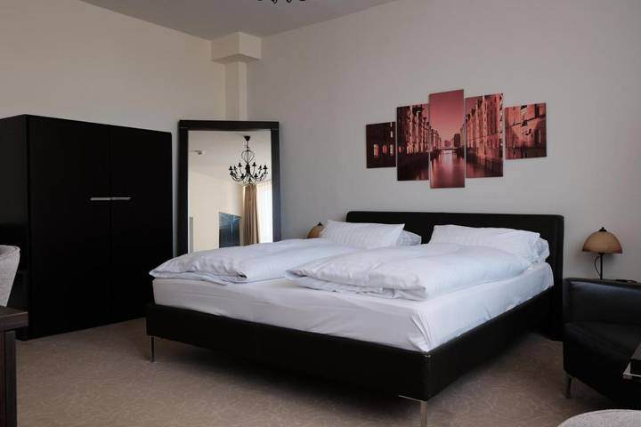 Hotel für 3 Personen, mit Ausblick in Winterhude Hamburg - 2