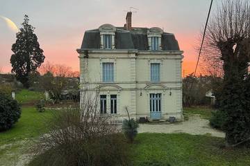 Gîte pour 6 personnes, avec jardin et terrasse à Chabris