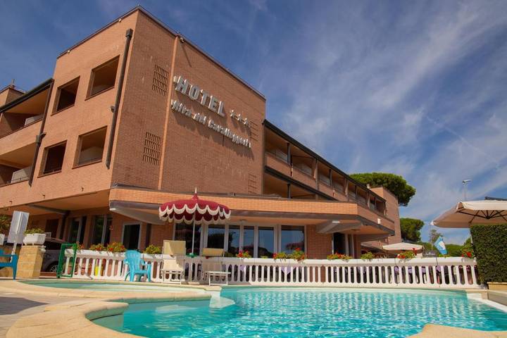 Hôtel pour 2 personnes, avec piscine et balcon