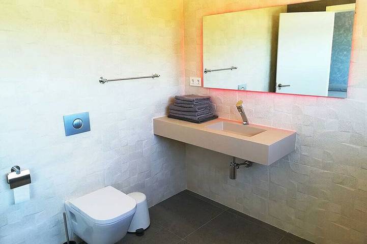 Gîte pour 14 personnes, avec jacuzzi ainsi que jardin et terrasse à Chiva - 4
