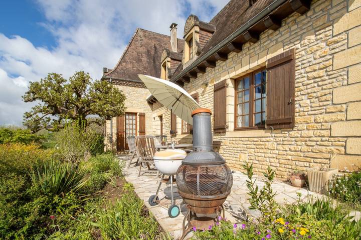 Vacation rental for 8 people, with yard in Dordogne
