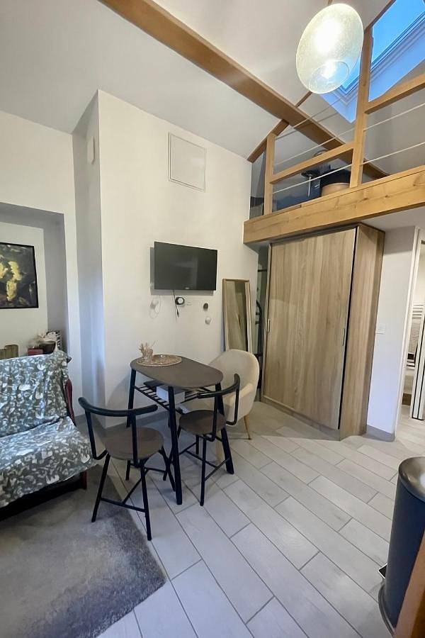 Gîte pour 2 personnes, avec terrasse à Saint-Saturnin (Charente) - 2