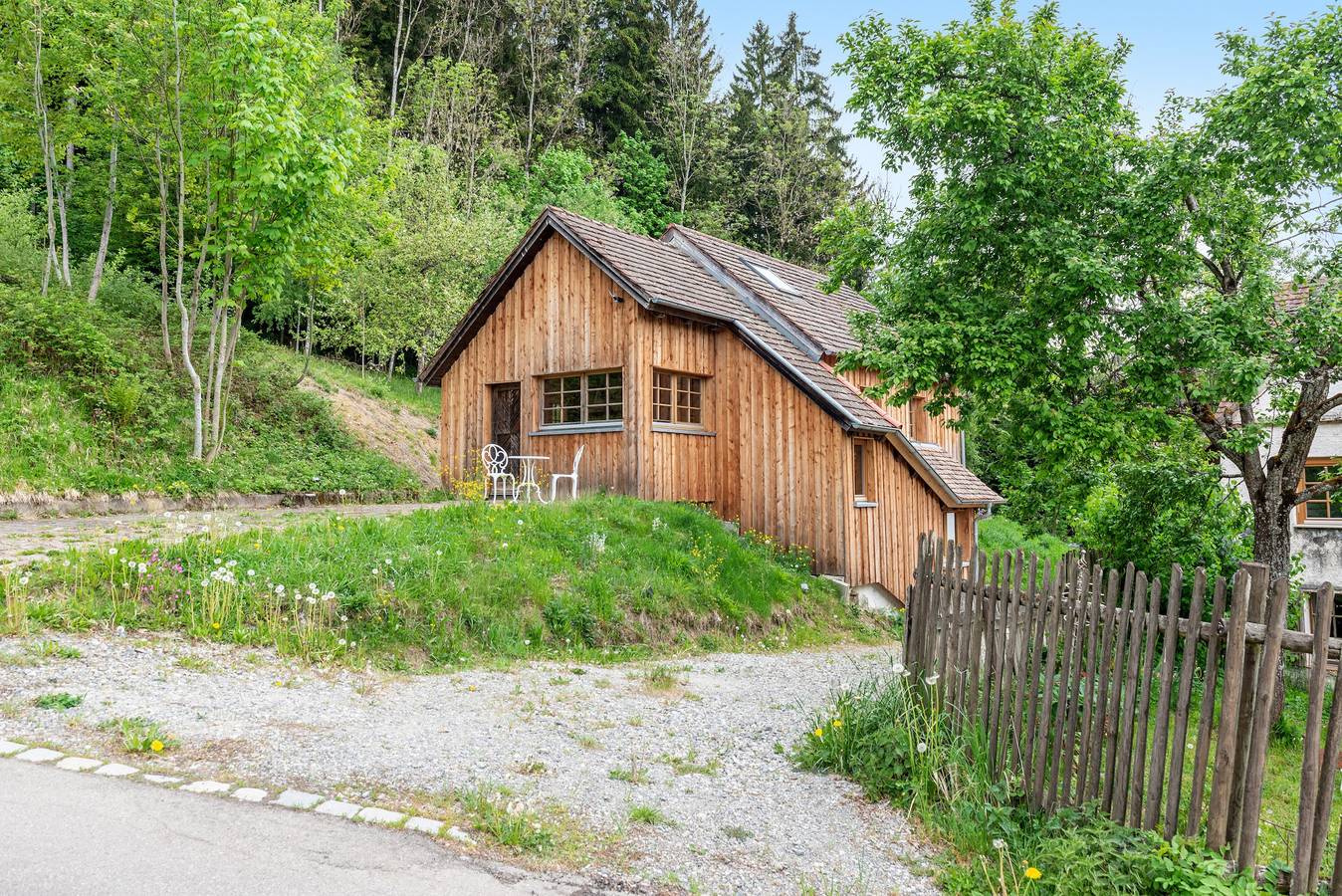 Entire apartment, Kachelofenstüble im Häusle – Holiday Apartment at Hofgut Heiligenberg in Heiligenberg, Region Bodensee-Oberschwaben