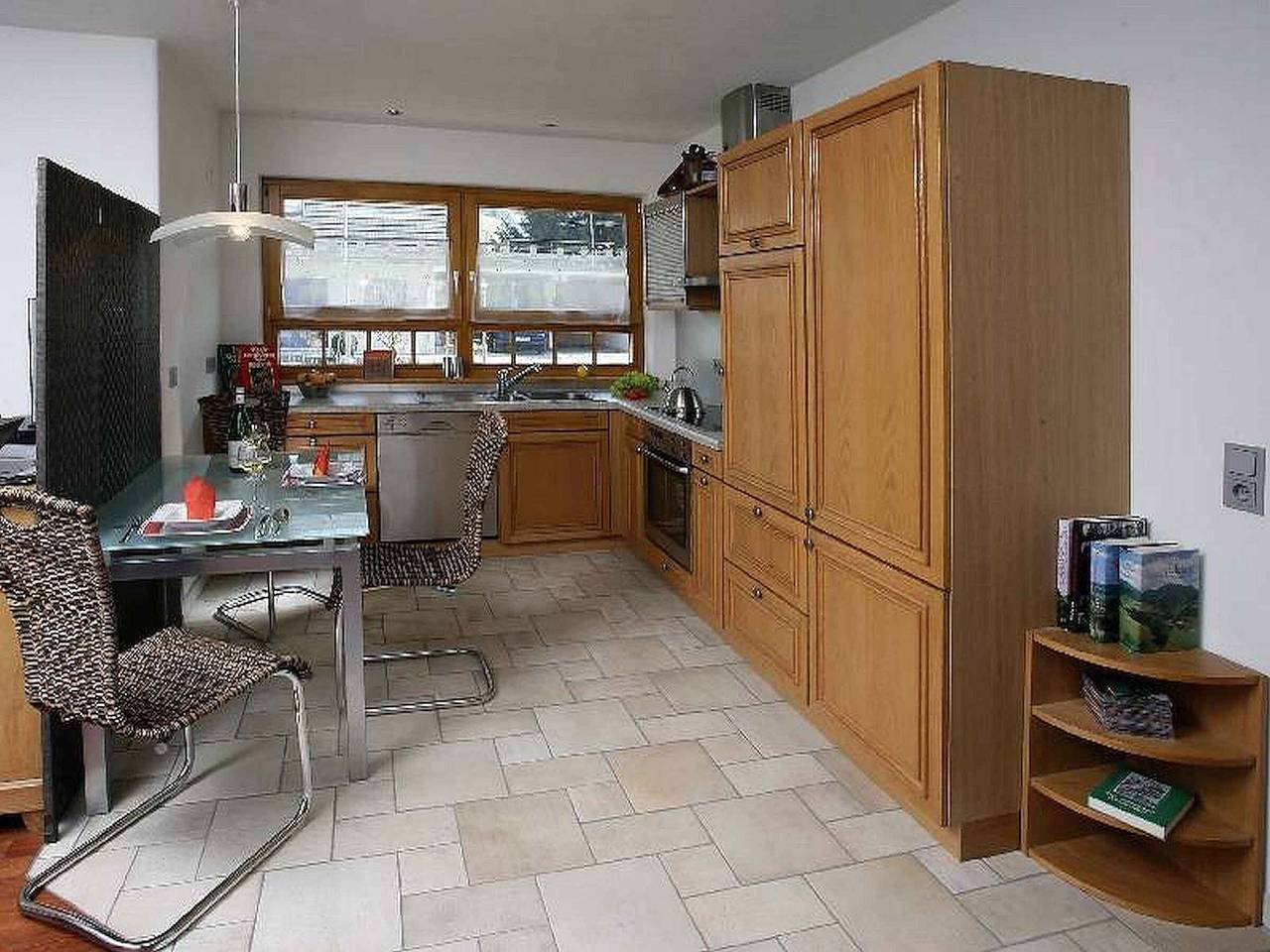 Ganze Wohnung, Apartment Haus Am Wald mit Bergblick, Gemeinschaftsterrasse und Wlan in Untermünstertal, Münstertal
