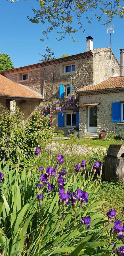 Location de vacances pour 4 personnes, avec jardin ainsi que piscine et vue à Upie - 2