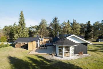 Ferienhaus für 6 Personen, mit Whirlpool und Sauna sowie Terrasse, mit Haustier in Kollerup Strand
