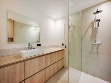 Location De Vacances pour 4 Personnes dans Neuilly-sur-Seine, Hauts-de-Seine, Photo 3