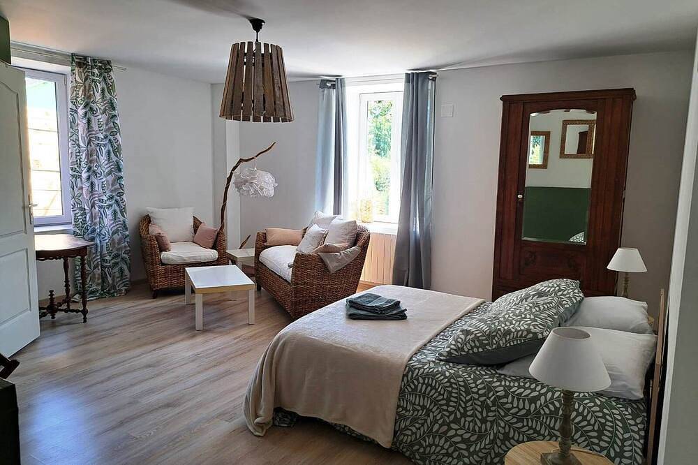 Apartamento entero, La Tanière de Bains - F1 Rdc in La Vôge-les-Bains, Región de Épinal