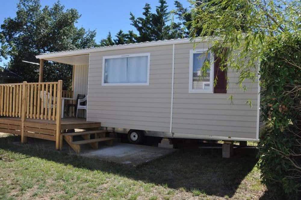 Mobil-home confortable avec terrasse pour 4 personnes in Le Boulou, Région de Céret