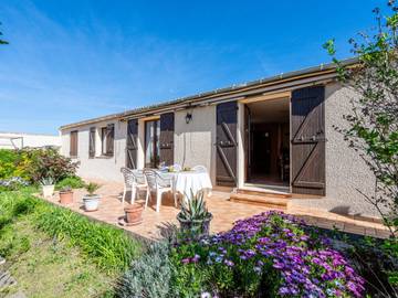 Gîte pour 6 personnes, avec jardin et terrasse à Armissan