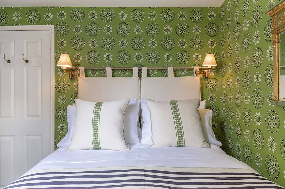 Spacious Luxury Georgian Townhouse in the heart of Bath in Bath, Bath & North East Somerset