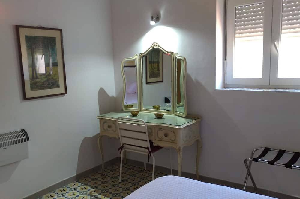 Andalusian Cozy Country House La Umbria by the riverside Casa del Patio in El Pedroso, Sierra Morena