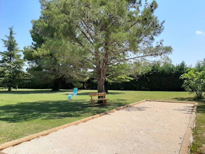 Location de vacances pour 8 personnes, avec vue ainsi que piscine et jardin, animaux acceptés à Maillane - 4