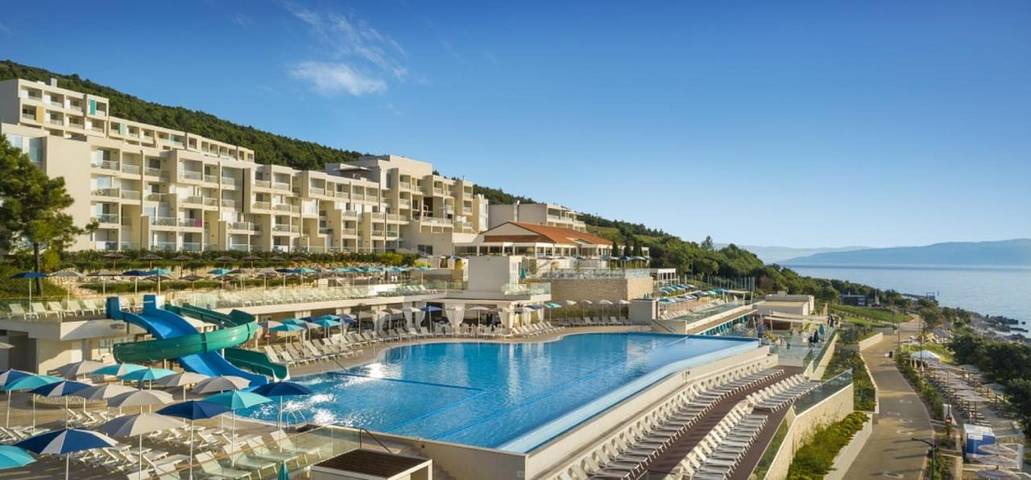 Hôtel pour 2 personnes, avec Balcon et Terrasse ainsi que Jardin et Bassin pour enfant