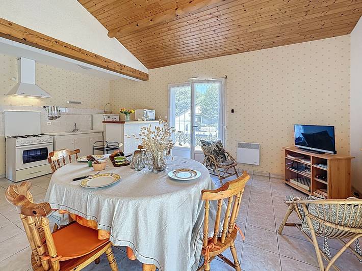 Location de vacances pour 4 personnes, avec terrasse et jardin à Saint-Michel-Chef-Chef - 2