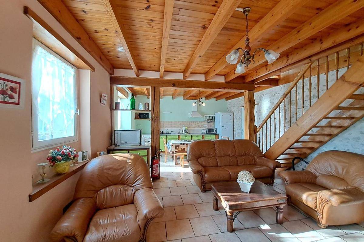 Two-Bedroom Villa in Saint-Pierre-de-Buzet, Région de Nérac